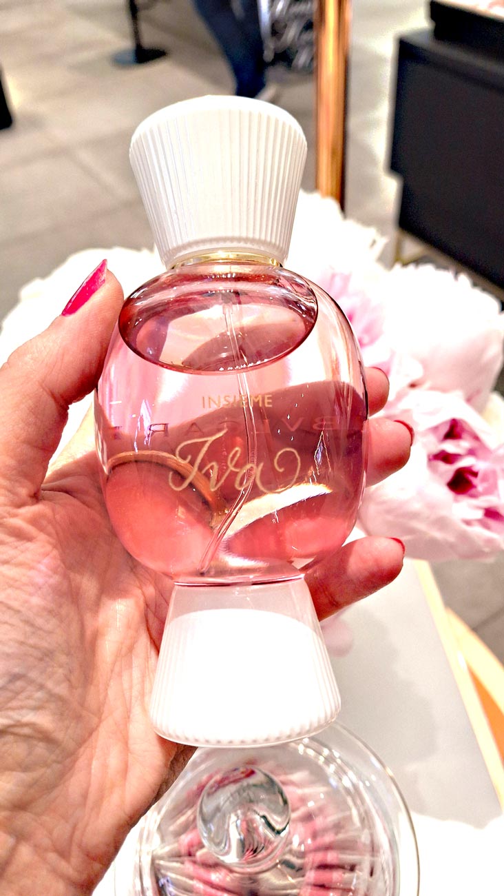 CalliLetters-Personalisierte-gravierte-BVLGARI-Parfums-Douglas-Sandra-Brezina-Mai-2025-Wien Personalisierte-Luxury-Brand-Parfums-mit-Hand-Gravur-von-Sandra-Brezina-Wien