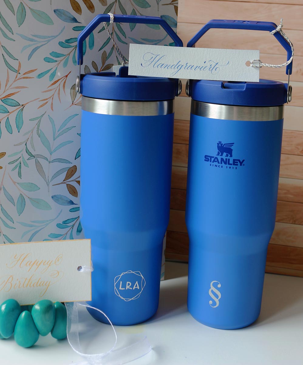 CalliLetters-Personalisierter-Thermobecher-Hand-Gravur-Live-Event-Sandra-Brezina-Wien Personalisierter-Thermobecher-mit-Handgravur-von-Sandra-Brezina-Wien